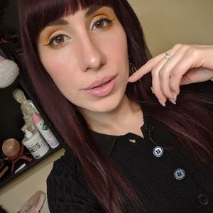 Meet your Posher, Valerie